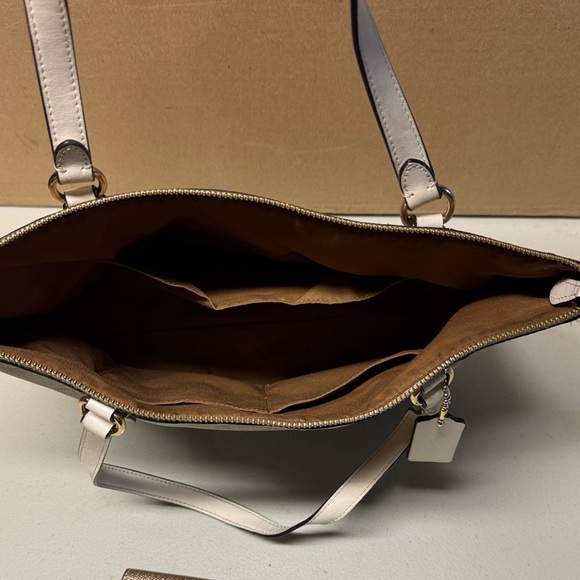 Coach Beige and Cream Signature Tote - Picture 4 of 4